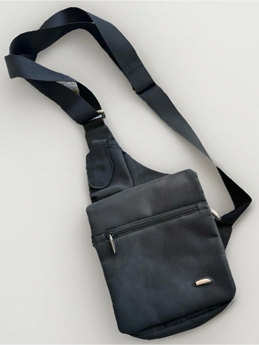 Travelon BLACK Nylon Shoulder Crossbody Sling Bag Anti Theft MULTI Zip POCKETS